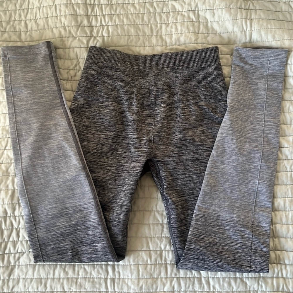 Lululemon leggings size 4